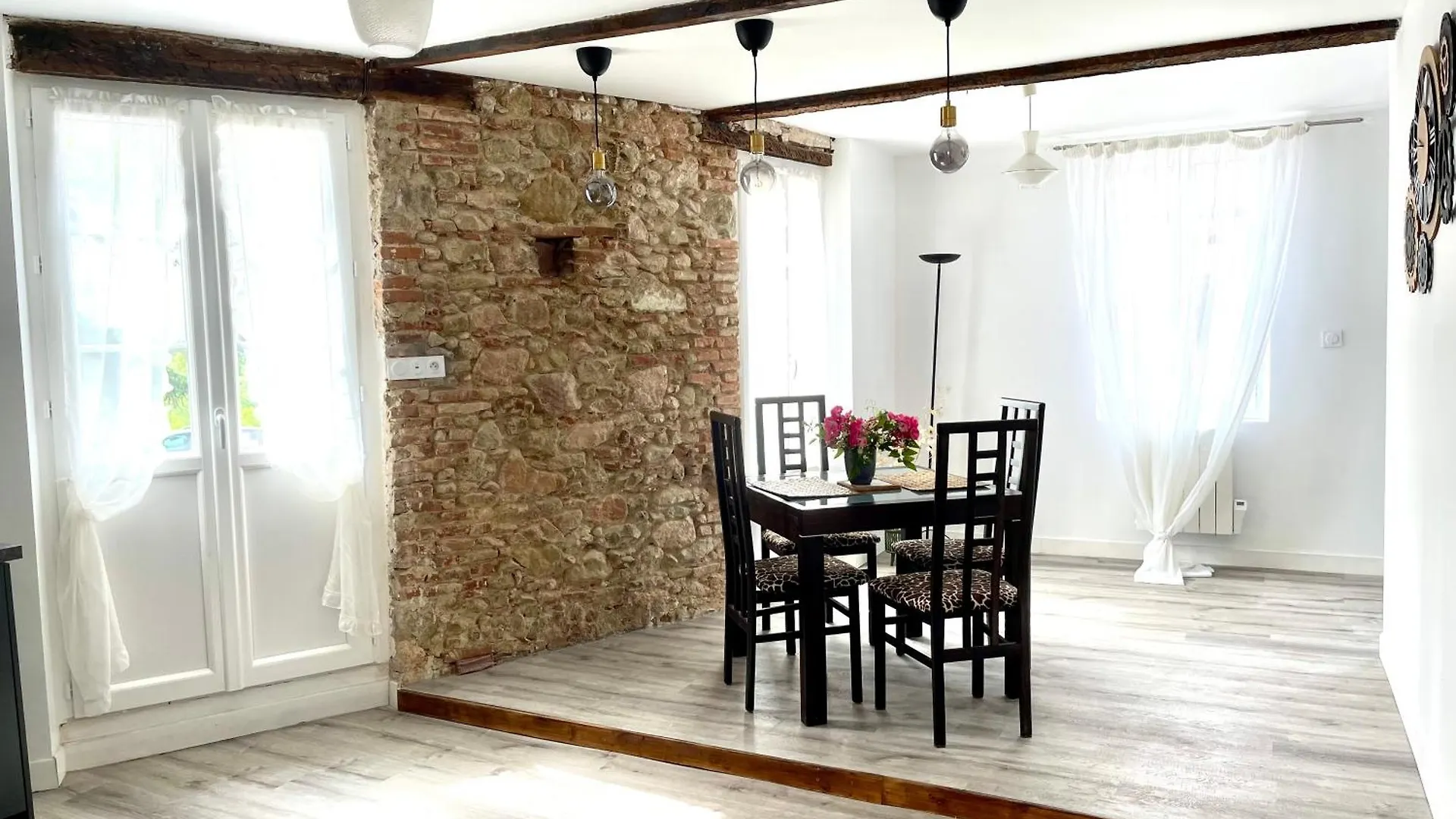 Le Pont Saint Roch Logement Lumineux Avec Garage 라보르 0*,